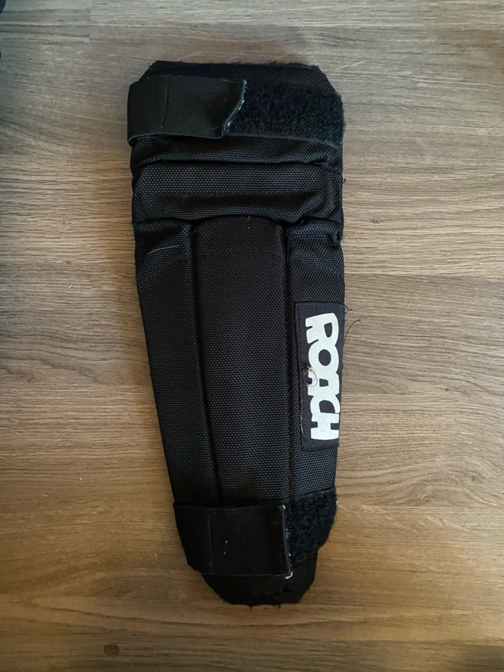 Roach Black MTN Biking Protective Knee and Shin Pads Set - Picture 4 of 8
